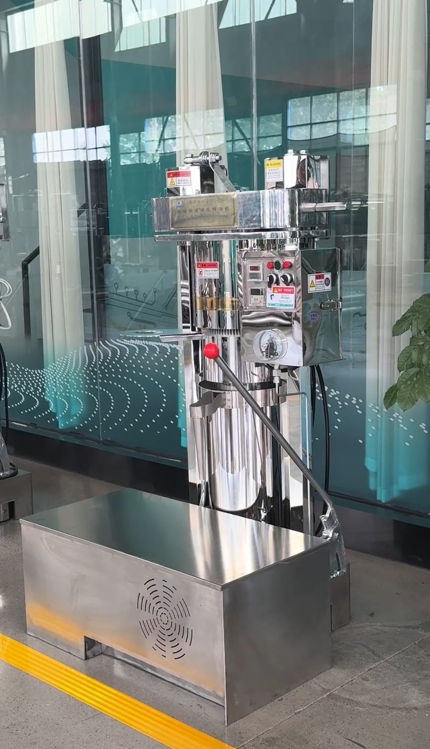 液壓榨油機6YY-240.jpg